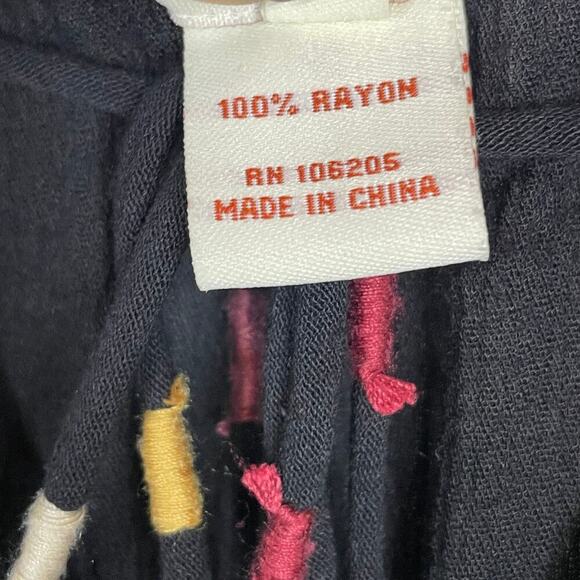 SUNDANCE Women’s Black Embroidered Geometric Peasant Tassel Blouse Boho Size L - Picture 6 of 6